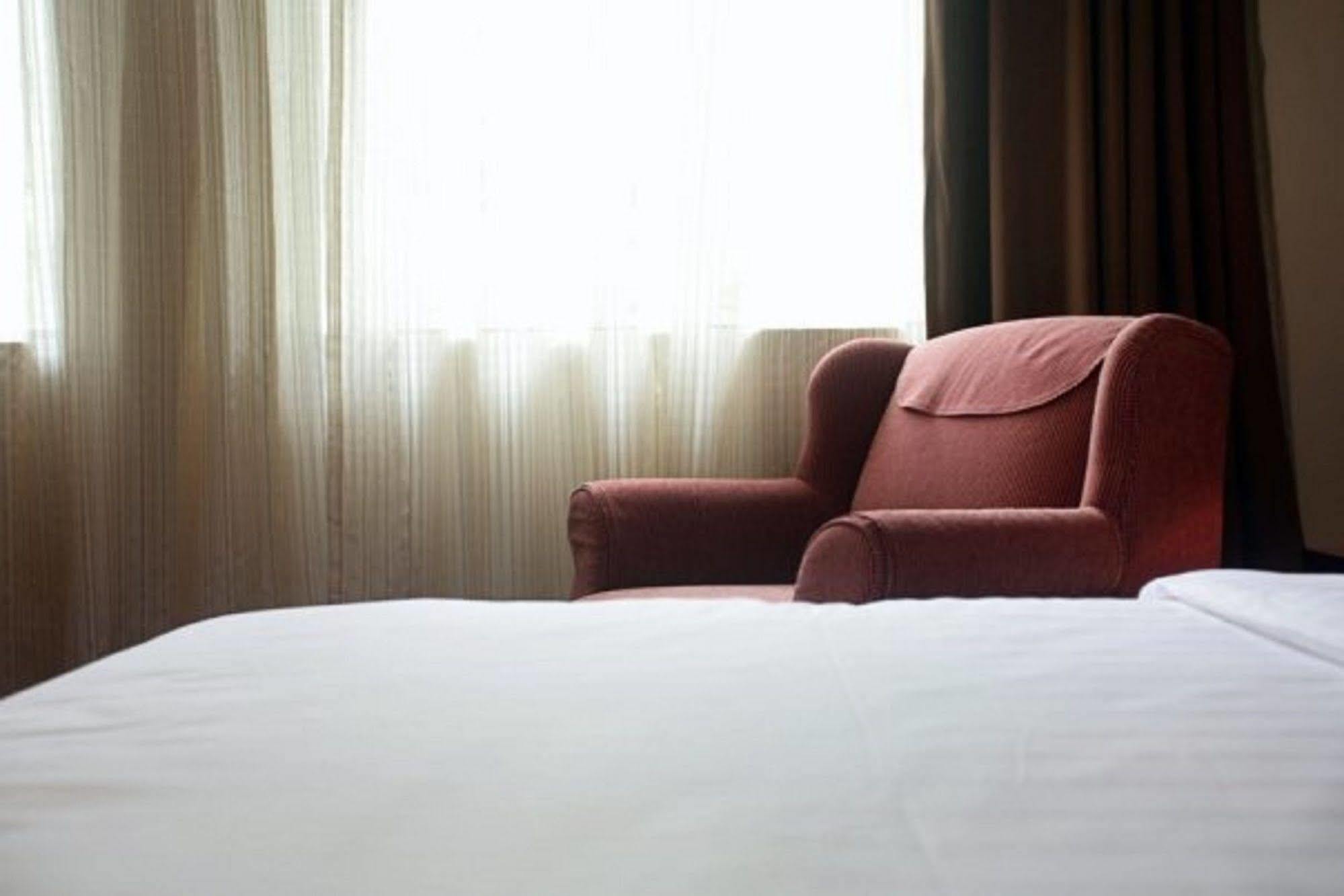 Hotel Eden54 *