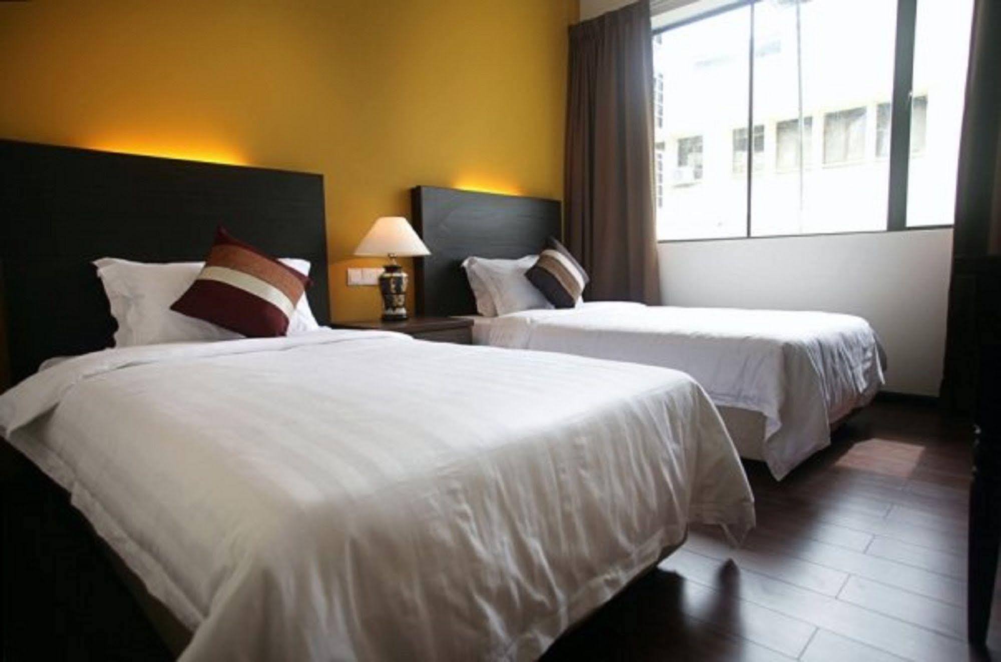 Hotel Eden54 *